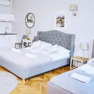 21 Florianska Street Апарт-отель